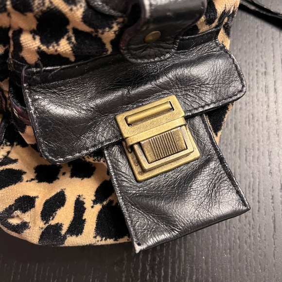 Vintage Betsey Johnson leopard print hand bag purse - Picture 3 of 14